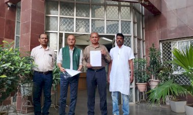 आर एस एस से सम्बद्ध कर्मचारियों को एसआईआर में शामिल नहीं करने की मांग : सीईओ को ज्ञापन