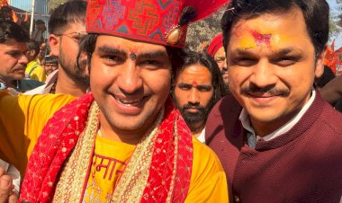 सनातन हिंदू एकता पदयात्रा दिल्ली से हुई प्रारंभ : यात्रा में शामिल हुए आकाश सिंह राजपूत, लिया गुरु जी का आशीर्वाद