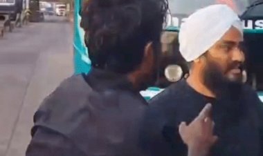 बस में युवती से अश्लील हरकत :150 किमी कार दौड़ाकर पहुंची मां; ड्राइवर-क्लीनर गिरफ्तार, मुख्य आरोपी फरार