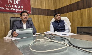 मतदाता सूची के विशेष प्रगाढ़ पुनरीक्षण में तेजी लाएँ, समय से फार्म न जमा करने पर स्वयं मतदाता होंगे जिम्मेदार - जिलाधिकारी