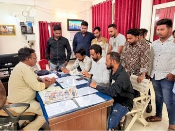 भाजपा नेता को जान से मारने की धमकी:अंजुमन इस्लामिया के स्कूल में जुम्मे की छुट्टी का मामला; थाने पहुंचकर की शिकायत