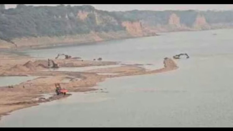 चिरपुरा खंड से माफिया द्वारा लूटी जा रही मौरंग, हो रहा नियम विरुद्ध खनन,अधिकारी मौन