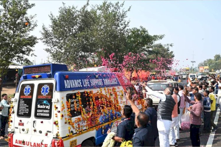 फूट-फूटकर रो पड़े एसपी, नक्सली मुठभेड़ में शहीद इंस्पेक्टर पंचतत्व में विलीन:नरसिंहपुर में राजकीय सम्मान से अंत्येष्टि, सीएम ने दिया कंधा; हजारों लोग पहुंचे