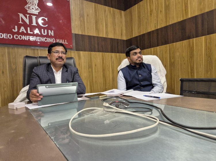 मतदाता सूची के विशेष प्रगाढ़ पुनरीक्षण में तेजी लाएँ, समय से फार्म न जमा करने पर स्वयं मतदाता होंगे जिम्मेदार - जिलाधिकारी