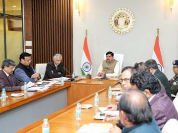 सीएम मोहन यादव ने कलेक्टरों-पुलिस अधीक्षकों दिए निर्देश :कानून व्यवस्था पर फोकस करें, अपराध नियंत्रण के लिए पुलिस की नियमित गश्त हो