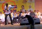 AAP विधायक पर फेंका गया जूता, महिला ने स्टेज से कूद जमकर की पिटाई, बीजेपी-कांग्रेस पर भड़के केजरीवाल