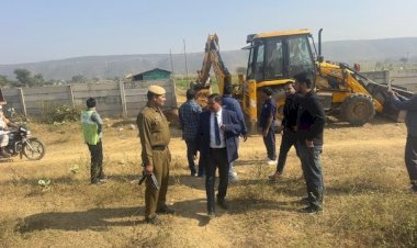 CM मोहन यादव का बुलडोजर एक्शन, मध्य प्रदेश में 250 बीघा सरकारी जमीन पर अवैध कब्जे का सफाया