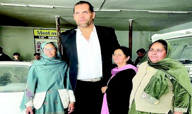 द ग्रेट खली ने तहसीलदार पर जमीन बेचने के आरोप लगाए:DC से शिकायत की; अधिकारी बोले- जबरदस्ती कब्जा कर रहे  खली