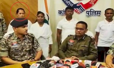 SP की कातिल 'मंजुला' समेत 3 ने किया सरेंडर,23 लाख के इनामी 4 नक्सलियों ने डाले हथियार