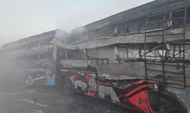 20 मिनट में 3 धमाके, घने कोहरे के चलते यमुना एक्सप्रेसवे पर भिड़ीं 8 बसें और 3 कारें,आग की लपटों में स्वाहा हुईं 4 जिंदगियां