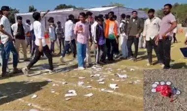 खिलाड़ियों ने फाड़े प्रमाणपत्र, फेंक दिए मेडल,  खरगोन सांसद खेल महोत्सव में हंगामा,सांसद फंड नहीं है बोलकर निकल गए