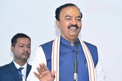 केशव प्रसाद मौर्य का बड़ा बयान,मुर्शिदाबाद में बाबरी मस्जिद के नाम पर ढांचा बनाया गया तो उसे भी अयोध्या की तरह ढहा दिया जाएगा