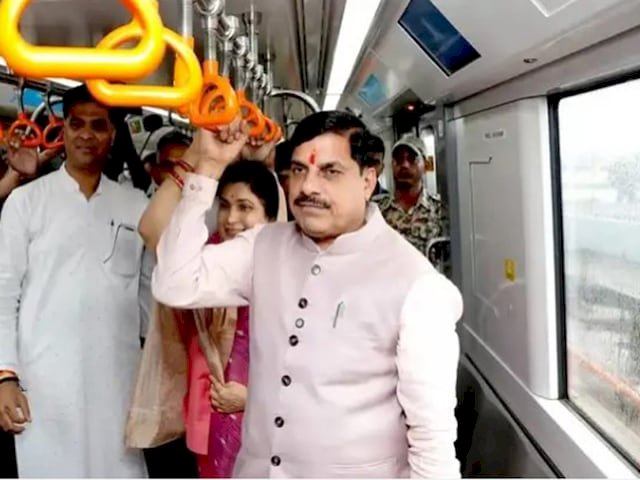 भोपाल मेट्रो के सख्त नियम जारी : थूका तो जुर्माना लगेगा,CCTV कैमरे रखेंगे नजर:पेट्स के साथ नहीं कर सकेंगे सफर; 25 किलो लगेज ही ले जा सकेंगे