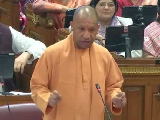 फातिहा पढ़ने लायक नहीं छोड़ेंगे, विधानसभा में सपा पर जमकर बरसे CM योगी,कोडीन केस में बुलडोजर एक्शन की तैयारी