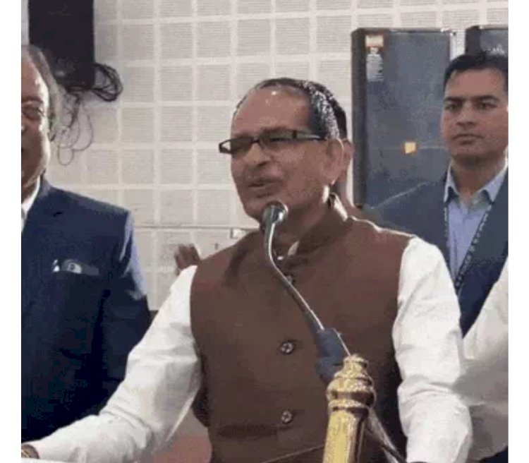 शिवराज ने गुनगुनाया गाना: एहसान मेरे दिल पे तुम्हारा है दोस्तों,भोपाल के मॉडल स्कूल में गोल्डन जुबली समारोह; सहपाठियों के बीच भावुक हुए केंद्रीय मंत्री