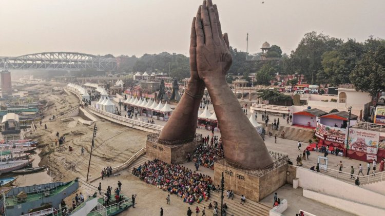 नए साल पर मथुरा न आएं श्रद्धालु: बांके बिहारी मंदिर प्रबंधन की अपील, वृंदावन में हालात बिगड़े, 5 जनवरी तक दर्शन से परहेज करने को कहा