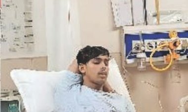 दिन-दहाड़े फायरिंग: युवको ने छात्र को घेरकर मारी गोली, जमीन पर गिराकर लात-घूसों से भी पीटा