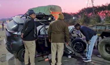 दर्दनाक हादसा: ट्रक में घुसी कार, पूर्व गृहमंत्री की बेटी समेत 3 की मौत,कमलनाथ सरकार में गृहमंत्री रहे बाला बच्चन