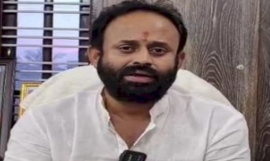 दिग्गज नेता को कांग्रेस ने दिखाया बाहर का रास्ता,महिला अधिकारी को धमकी और दुर्व्यवहार का मामला