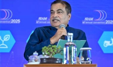 गडकरी का बड़ा ऐलान,सरकार की नई हाईटेक योजना, हादसे से पहले NHAI आपकी गाड़ी खुद देगी चेतावनी, ड्राइविंग में होगा बड़ा बदलाव