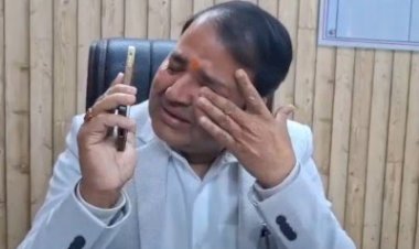 शंकराचार्य विवाद में दूसरा इस्तीफा: योगी समर्थन में अयोध्या के डिप्टी कमिश्नर ने छोड़ी कुर्सी, पत्नी से बोले— “जिसका नमक खाया, उसका साथ देना चाहिए”