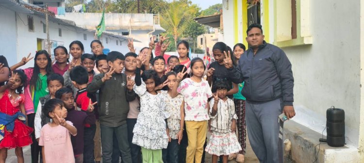 मोबाइल से दूर, मैदान से जुड़ाव, बच्चों में लौटी खेलों की रौनक,  दीपक देवांगन की पहल से संवर रहा बचपन, मिसाल बनीं पहल