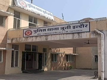 शर्मनाक : 12वीं के छात्र से बेरहमी:कपड़े उतरवाकर बनाया वीडियो, अपराध में पांच नाबालिग शामिल