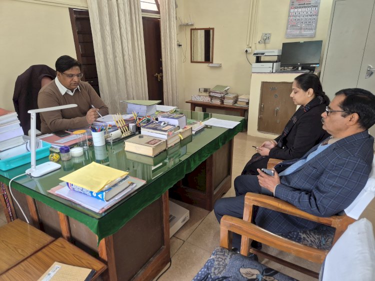 22 फरवरी को राजकीय मेडिकल कॉलेज उरई में लगेगा मेगा विधिक सहायता एवं सेवा शिविर, प्रेस वार्ता में नोडल अधिकारी ने दी विस्तृत जानकारी