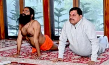 CM मोहन यादव का जबरदस्त शीर्षासन, योग में बाबा रामदेव भी पीछे? मंच पर देख लोग रह गए दंग ; BJP प्रदेश अध्यक्ष का सांसदों से संवाद