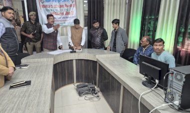 विशेष प्रगाढ़ पुनरीक्षण की सुनवाई का डीएम ने किया निरीक्षण,निर्देश— निष्पक्ष व पारदर्शी प्रक्रिया से कोई भी पात्र मतदाता न छूटे