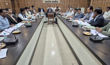 रॉन्ग साइड और ओवरस्पीडिंग पर अब नहीं बख्शे जाएंगे वाहन चालक: डीएम-एसपी का सख्त अल्टीमेटम, स्कूल वाहनों की फिटनेस से लेकर अवैध कट तक पर चलेगा बड़ा अभियान