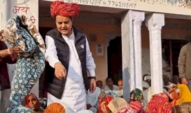 BJP नेता ने  महिलाओं से वापस ले लिए कंबल, बोले : जो पीएम मोदी को गाली देते हैं उन्हें क्यों दूं