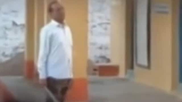 उपजेलर की दरिंदगी: पेड़ से बांधकर कैदियों की पिटाई, डिप्टी जेलर पर वसूली और ‘रिश्वत पैकेज’ का आरोप