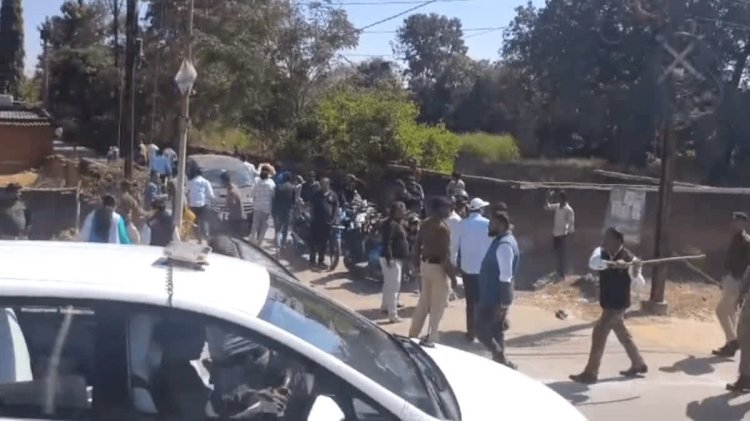 CM मोहन यादव को काले झंडे दिखाने पर बिफरे कलेक्टर, हाथ में लाठी लेकर कांग्रेसियों को दौड़ाया; 37 नेता हिरासत में