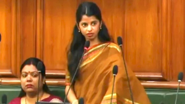 मैथिली ठाकुर ने विधानसभा में अपनी ही सरकार को घेरा,मैं मंत्री के जवाब से संतुष्ट नहीं, मंगल पांडे के उत्तर को  प्वाइंट देकर खारिज कर दिया