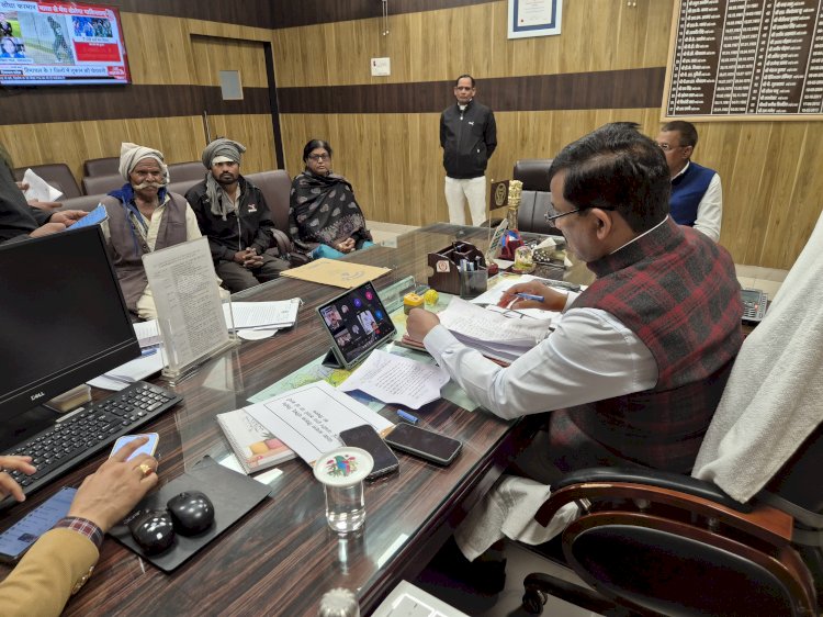 जनसुनवाई में जिलाधिकारी की सक्रियता 27 शिकायतों का मौके पर त्वरित निस्तारण, शेष पर समयबद्ध कार्रवाई के निर्देश