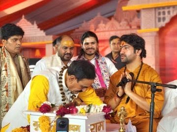 दुर्गा बनो, काली बनो, बुर्के वाली न बनो,धीरेंद्र शास्त्री की लड़कियों से अपील : बोले- बेटियों को जागरूक करना जरूरी, लव जिहाद से सतर्क रहने की दी सलाह