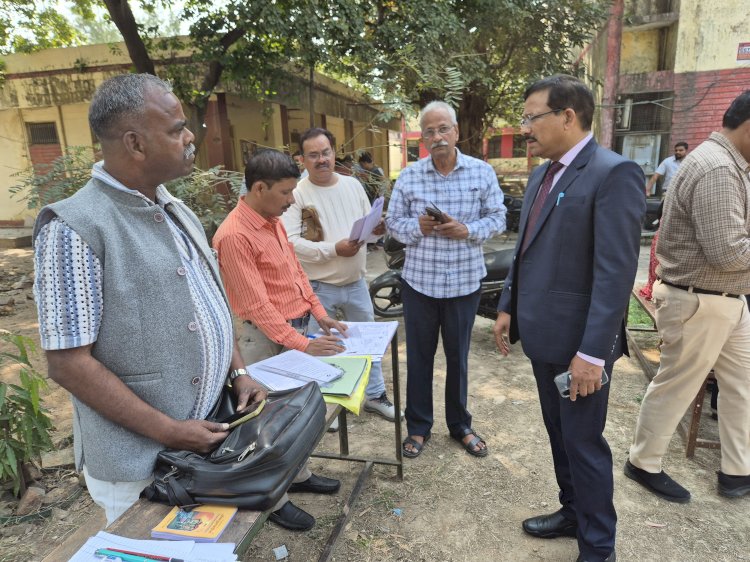 विशेष प्रगाढ़ पुनरीक्षण अभियान में जिला निर्वाचन अधिकारी ने 100 से अधिक बूथों का किया निरीक्षण, 1624 मतदेय स्थलों पर चला विशेष अभियान, युवाओं से नाम दर्ज कराने की अपील