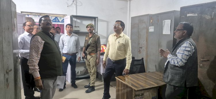 उरई में डीएम का सख्त एक्शन: तहसील कौंच और नगर पालिका का औचक निरीक्षण, लंबित वादों व जनसमस्याओं के त्वरित निस्तारण के निर्देश