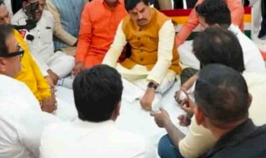 इंदौर अग्निकांड: बड़े बेटे का बड़ा खुलासा—इलेक्ट्रिक पोल की चिंगारी से लगी आग, बिजली चालू रहते पानी डालना पड़ा भारी; CM मोहन यादव ने जताई संवेदना