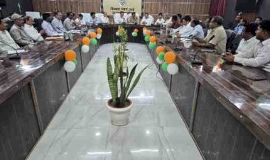 जनपद में एलपीजी गैस की कोई कमी नहीं, पर्याप्त स्टॉक उपलब्ध - डीएम-  सुदृढ़ आपूर्ति व्यवस्था पर प्रशासन सख्त, कालाबाजारी पर होगी कड़ी कार्रवाई