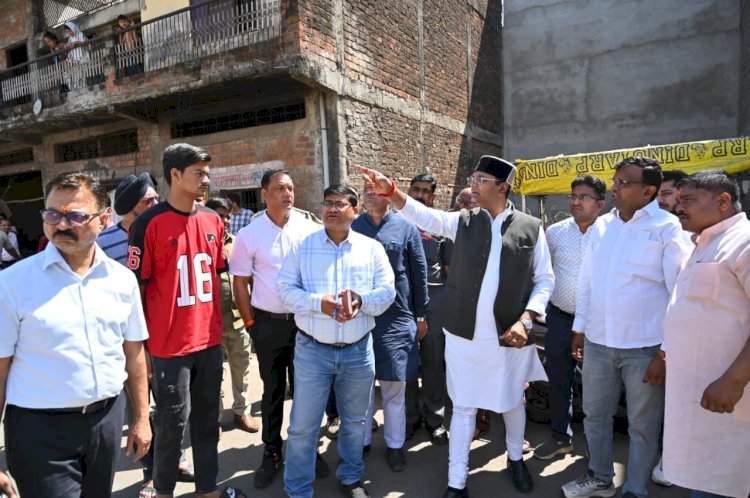 सरकारी जमीन पर ‘कब्जा राज’ खत्म होगा: नरेला में मंत्री विश्वास सारंग का सख्त अल्टीमेटम, मदरसे-फैक्ट्री और मांस दुकानों पर कार्रवाई के आदेश