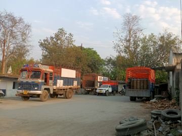 लापरवाही पर प्रशासन सख्त:मंडीदीप में कार्रवाई, HPCL एजेंसी से 85 सिलेंडर जब्त, खुले में स्टॉक से हादसे का खतरा