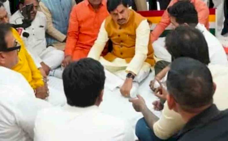 इंदौर अग्निकांड: बड़े बेटे का बड़ा खुलासा—इलेक्ट्रिक पोल की चिंगारी से लगी आग, बिजली चालू रहते पानी डालना पड़ा भारी; CM मोहन यादव ने जताई संवेदना