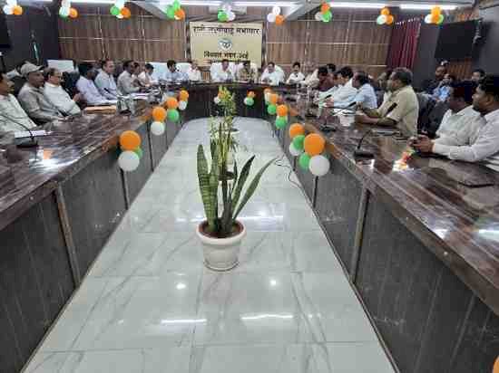 जनपद में एलपीजी गैस की कोई कमी नहीं, पर्याप्त स्टॉक उपलब्ध - डीएम-  सुदृढ़ आपूर्ति व्यवस्था पर प्रशासन सख्त, कालाबाजारी पर होगी कड़ी कार्रवाई