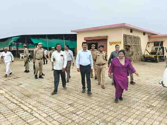 मीगनी गौशाला का औचक निरीक्षण: DM-SP ने व्यवस्थाओं पर जताया संतोष, सुधार के दिए निर्देश