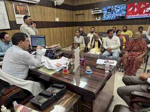 जनसुनवाई में डीएम सख्त: शिकायतों के समयबद्ध व पारदर्शी निस्तारण के निर्देश, संतुष्टि ही अंतिम मानक