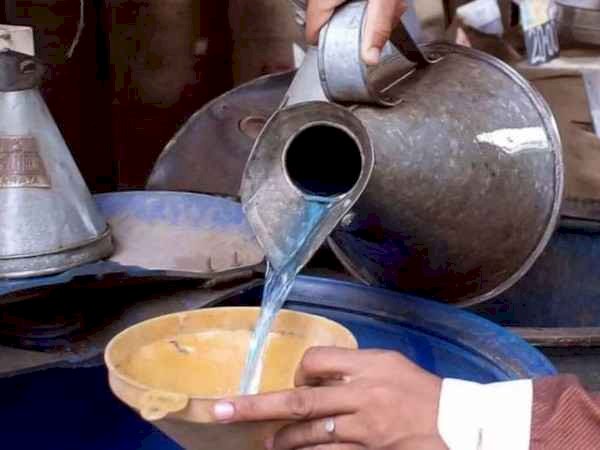 केंद्र का बड़ा फैसला: अब पेट्रोल पंप पर केरोसिन भी मिलेगा-हर जिले में 2 पंपों पर सुविधा होगी, तेल कंपनियां 5 हजार लीटर स्टॉक रख सकेंगी