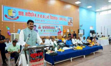 गोविंद सिंह राजपूत बोले—हर घर में जले शिक्षा का दीप, कोई बच्चा न रहे वंचित; सागर के प्रवेश उत्सव में मेधावी छात्राओं का सम्मान