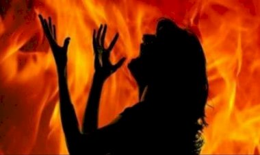9वीं की छात्रा ने खुद को लगाई आग-छेड़छाड़ और धमकियों से टूटी हिम्मत:FIR कराकर पिता लौटे तो आरोपियों ने घर के पास घेरकर पीटा, इससे सहम गई..